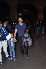 Emraan Hashmi leaves for New Year